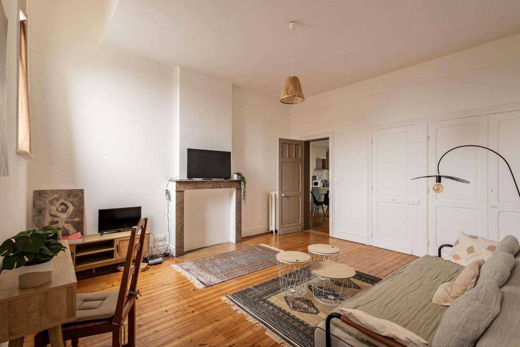 Particulier - Le 119 * Valenciennes